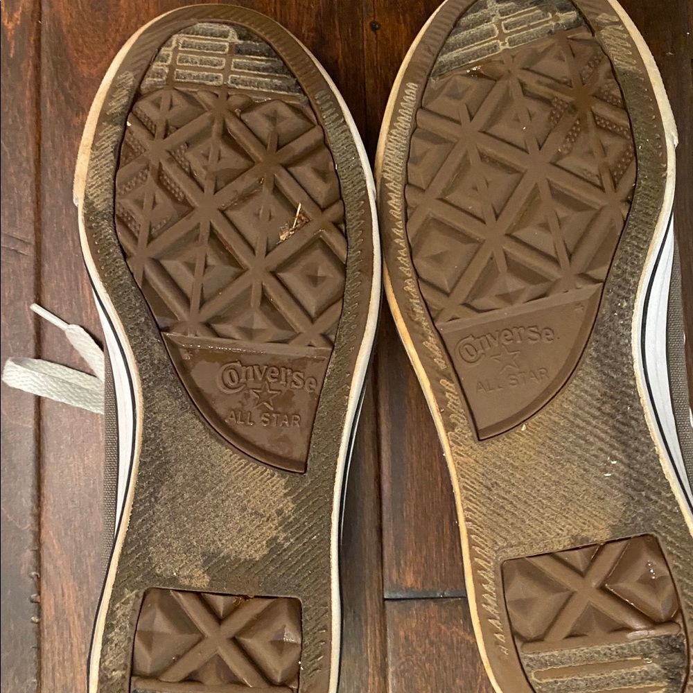 Converses - Picture 5 of 5